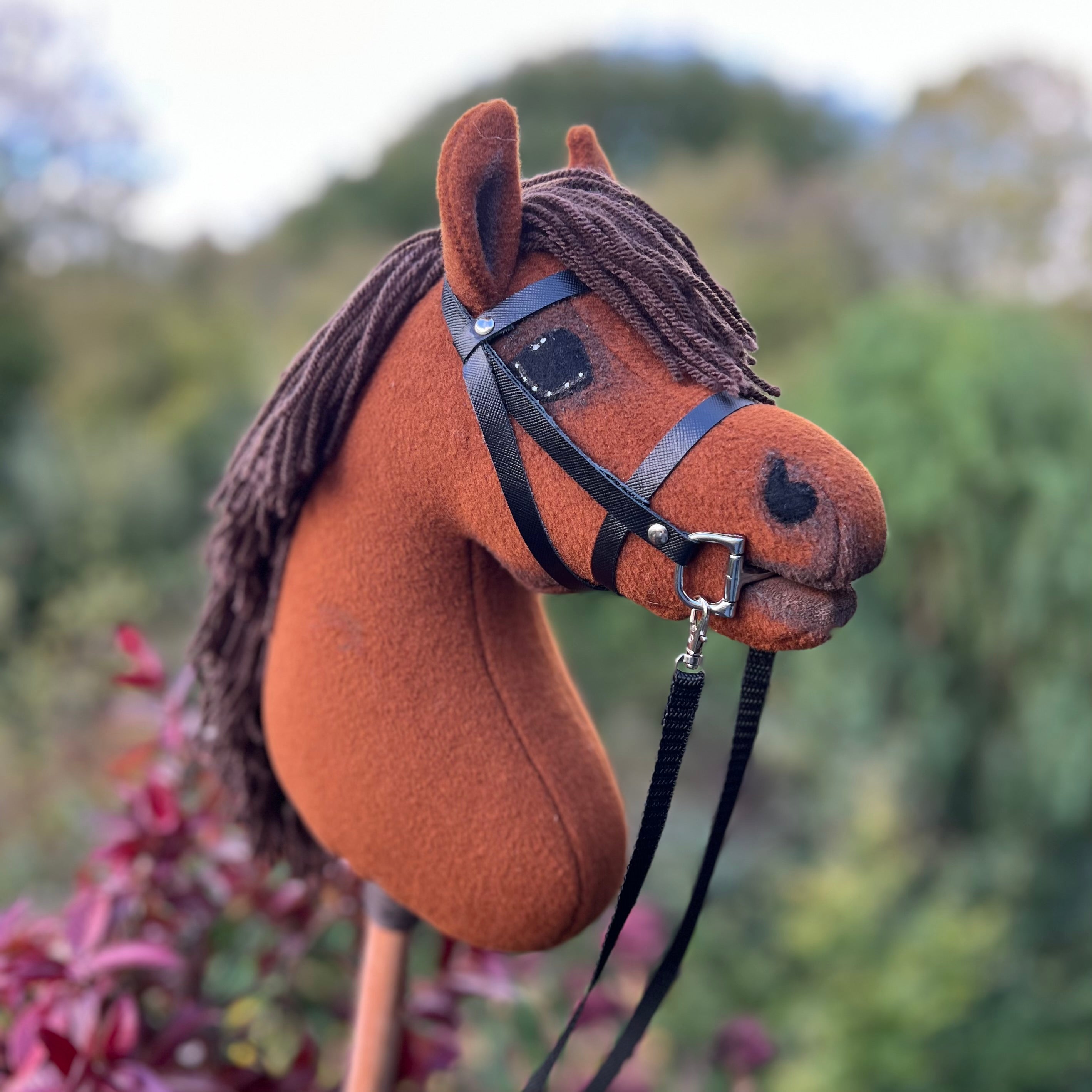 Hobbyhorse model Pony vos kleurig met Engels hoofdstel
