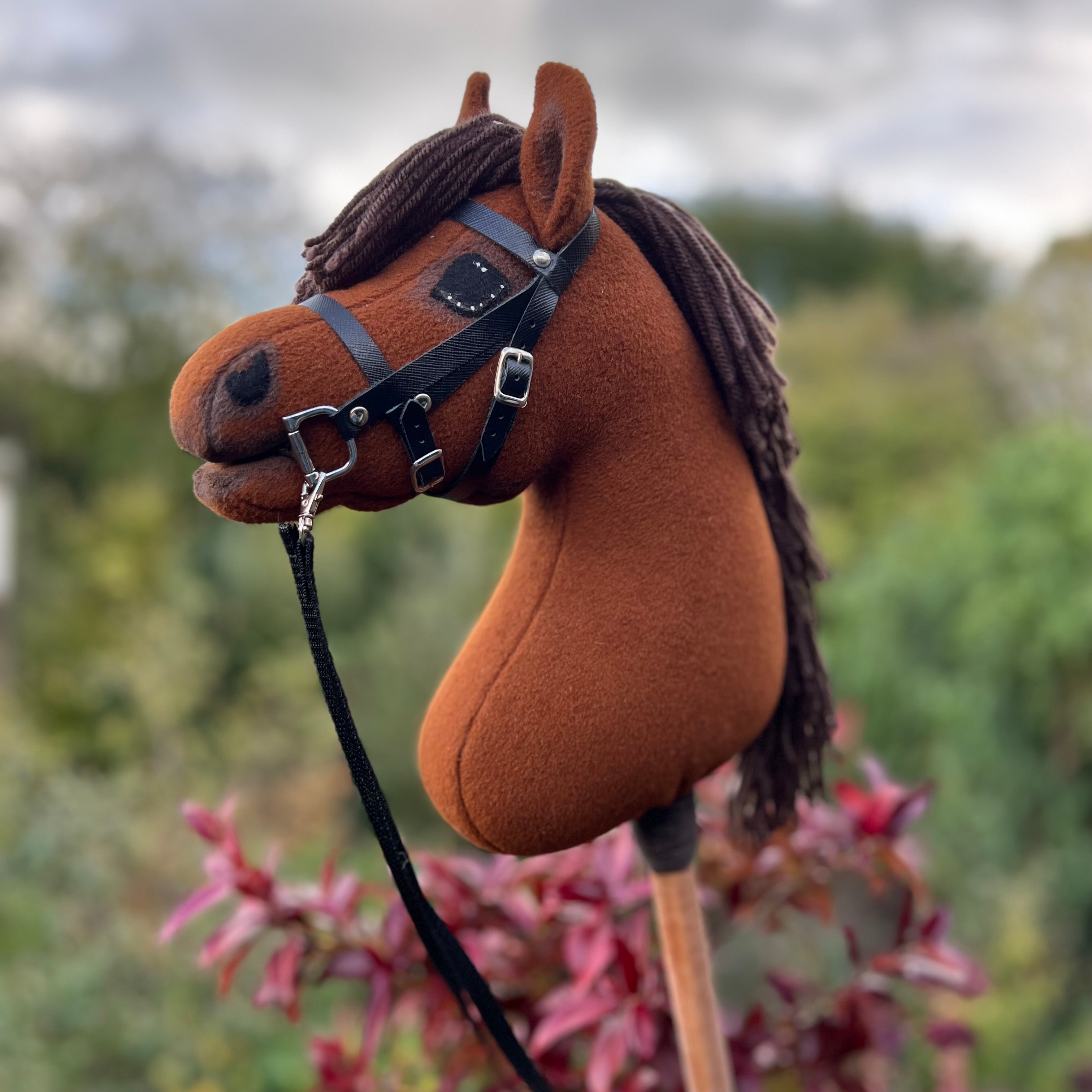 Hobbyhorse model Pony vos kleurig met Engels hoofdstel