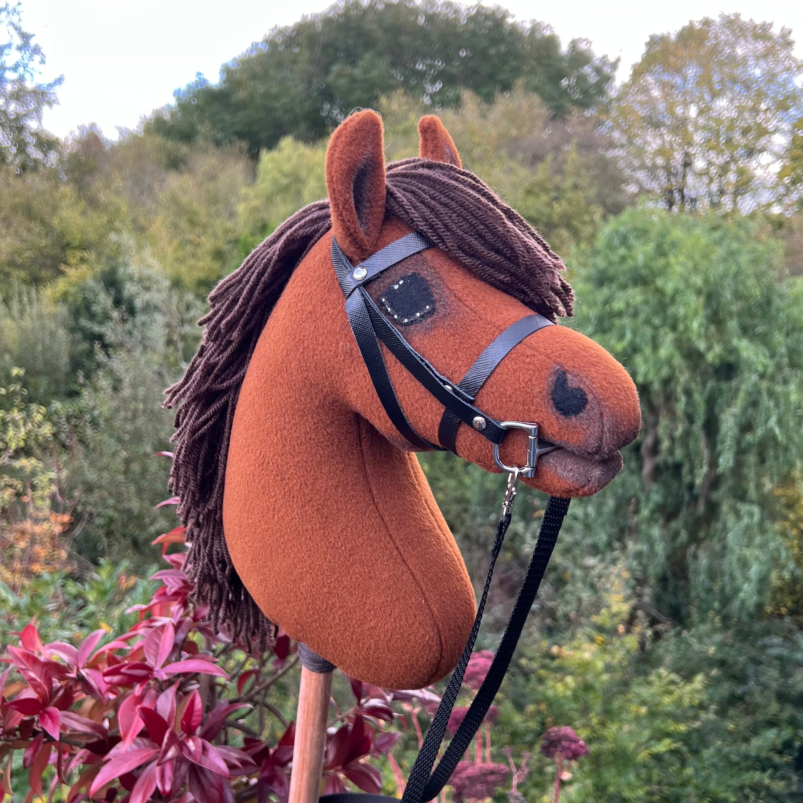 Hobbyhorse model Pony vos kleurig met Engels hoofdstel