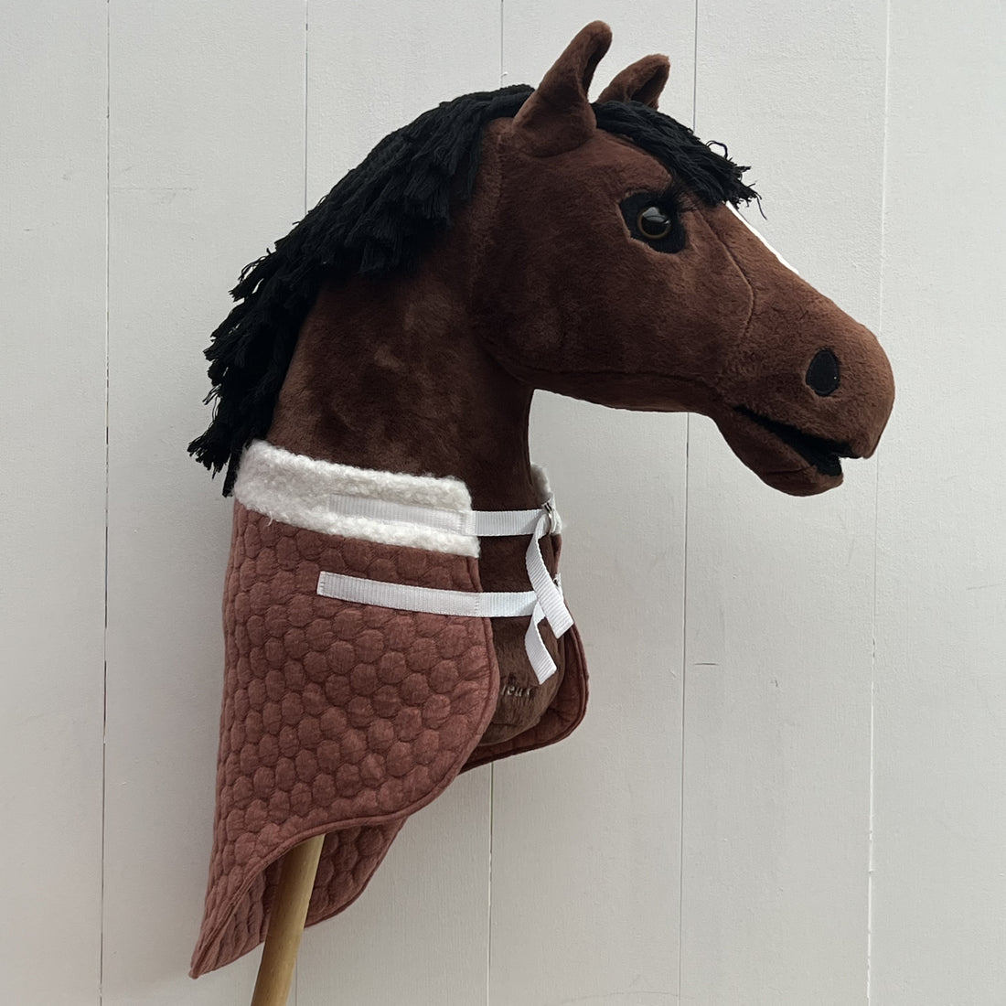 Dekentje kort LeMieux rood gebreid met bolletjes