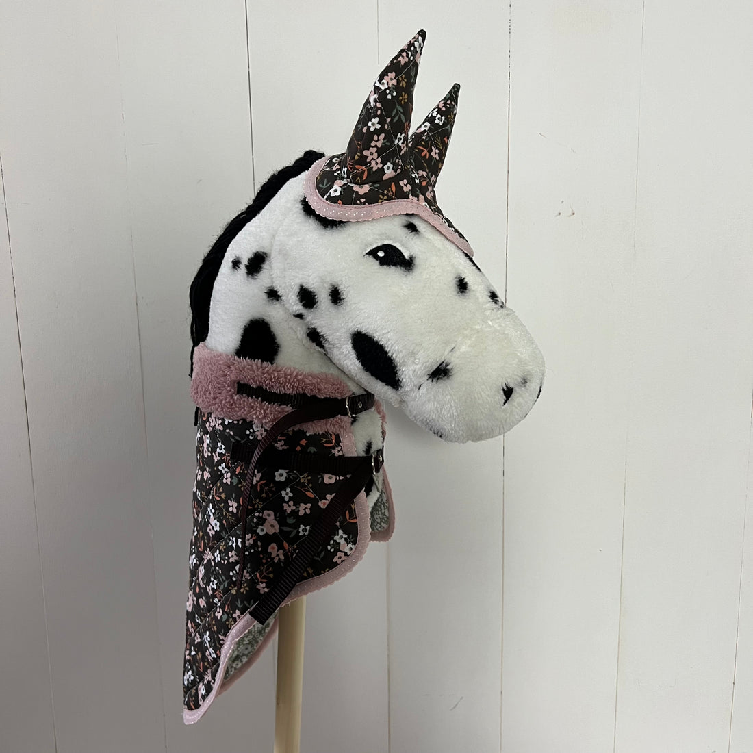 Dekentje kort By Astrup / Stip de pony bruin met kleine gekleurde bloemetjes