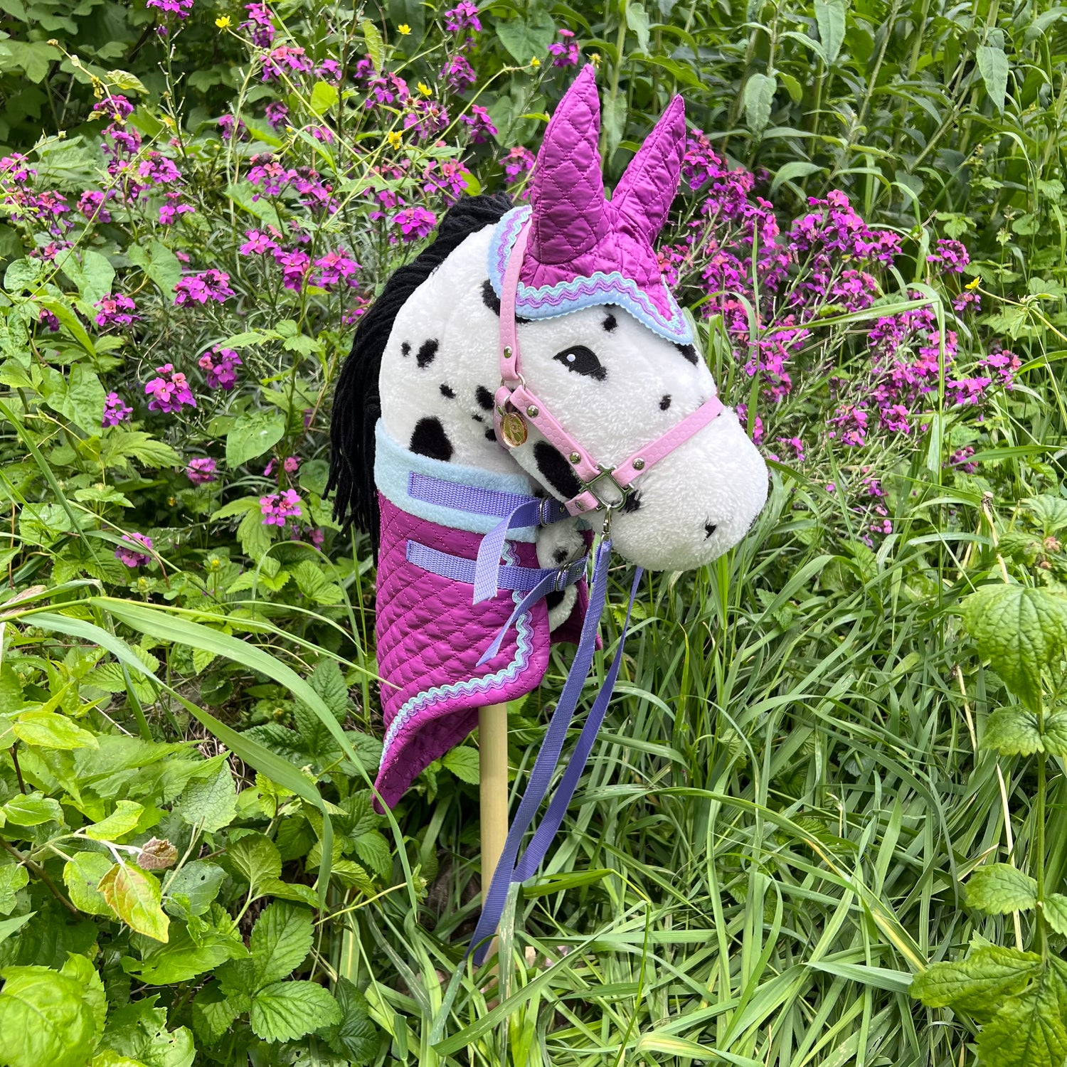 Dekentje kort By Astrup / Stip de pony paars met bandje in blauw en lila