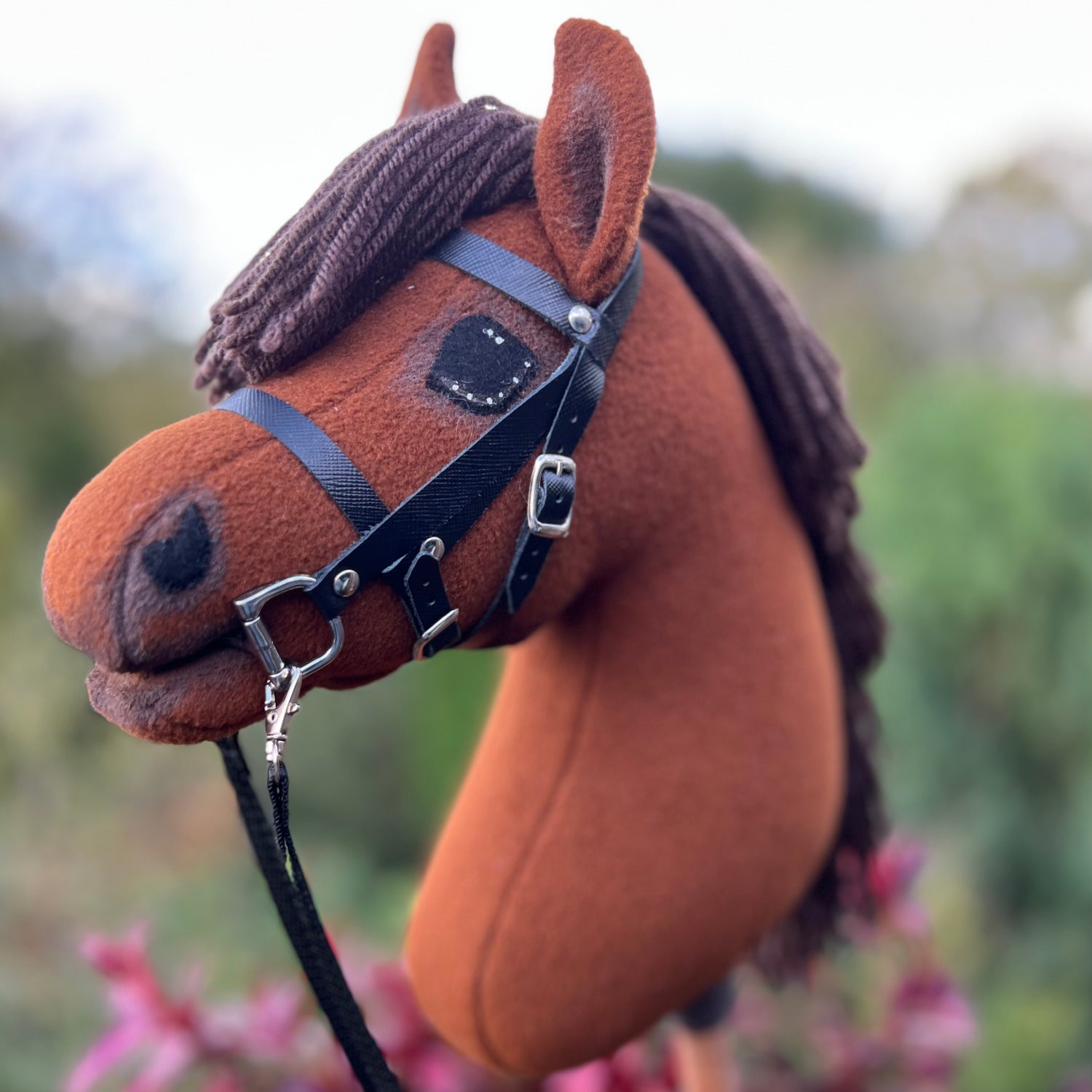 Hobbyhorse model Pony vos kleurig met Engels hoofdstel