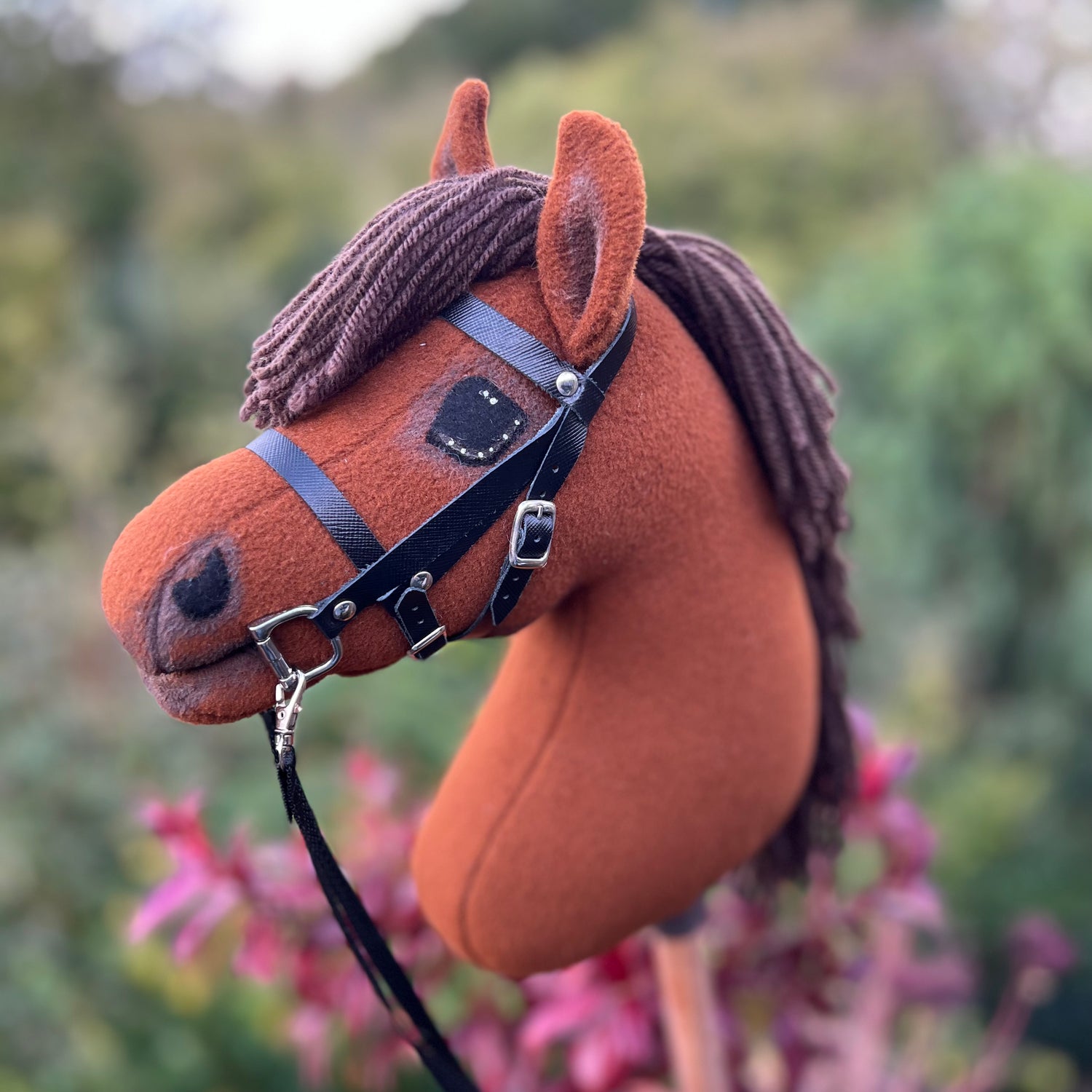 Hobbyhorse model Pony vos kleurig met Engels hoofdstel