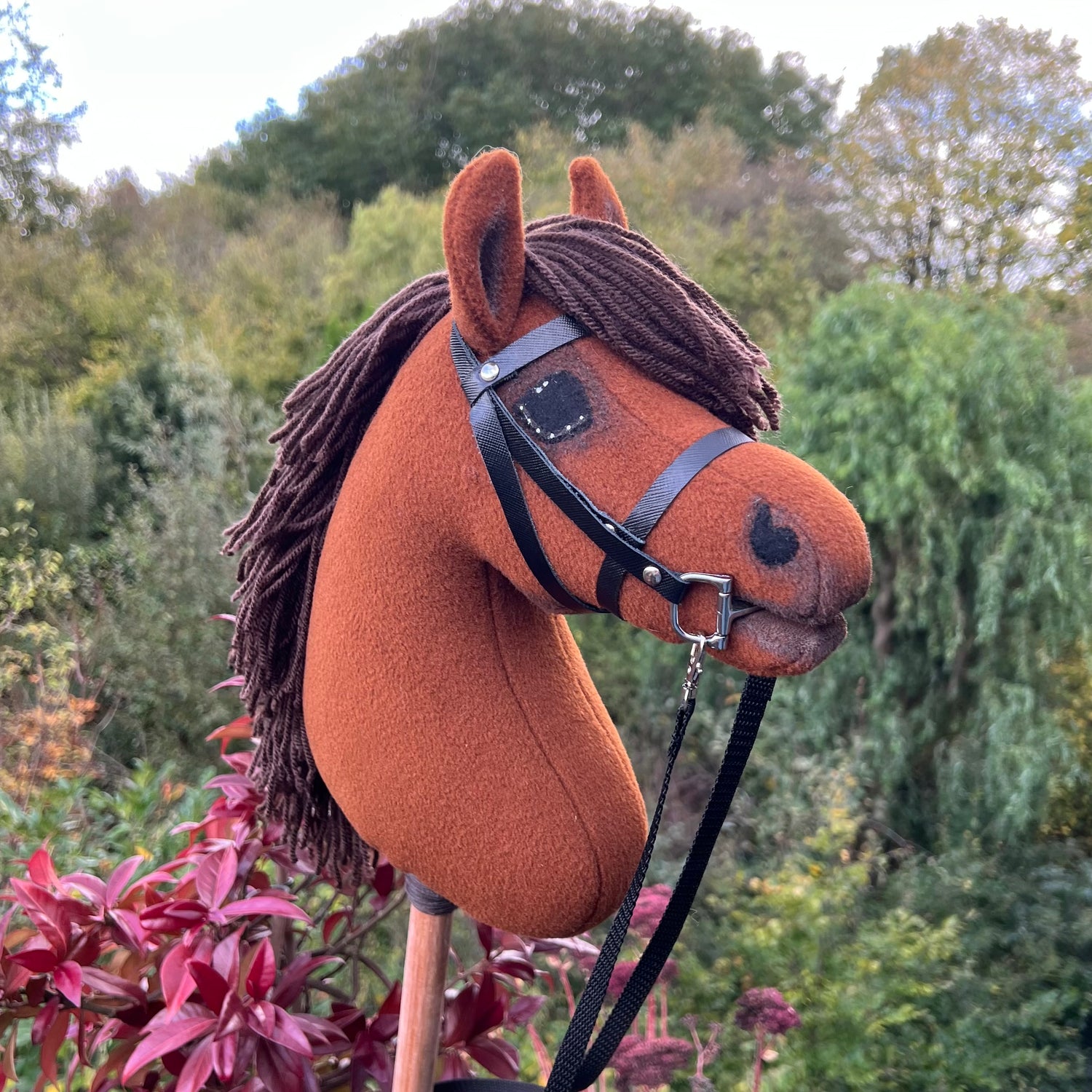 Hobbyhorse model Pony vos kleurig met Engels hoofdstel