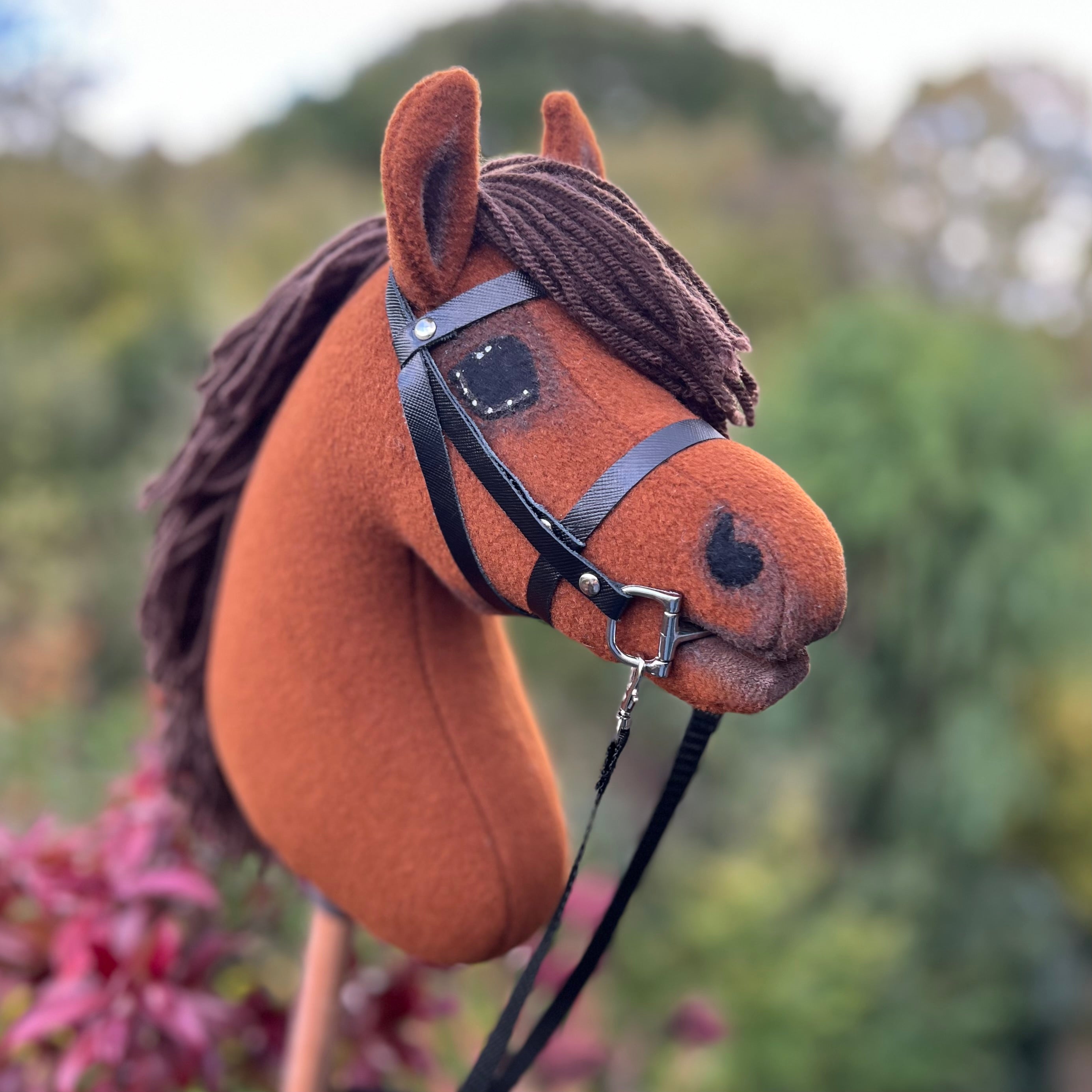 Hobbyhorse model Pony vos kleurig met Engels hoofdstel