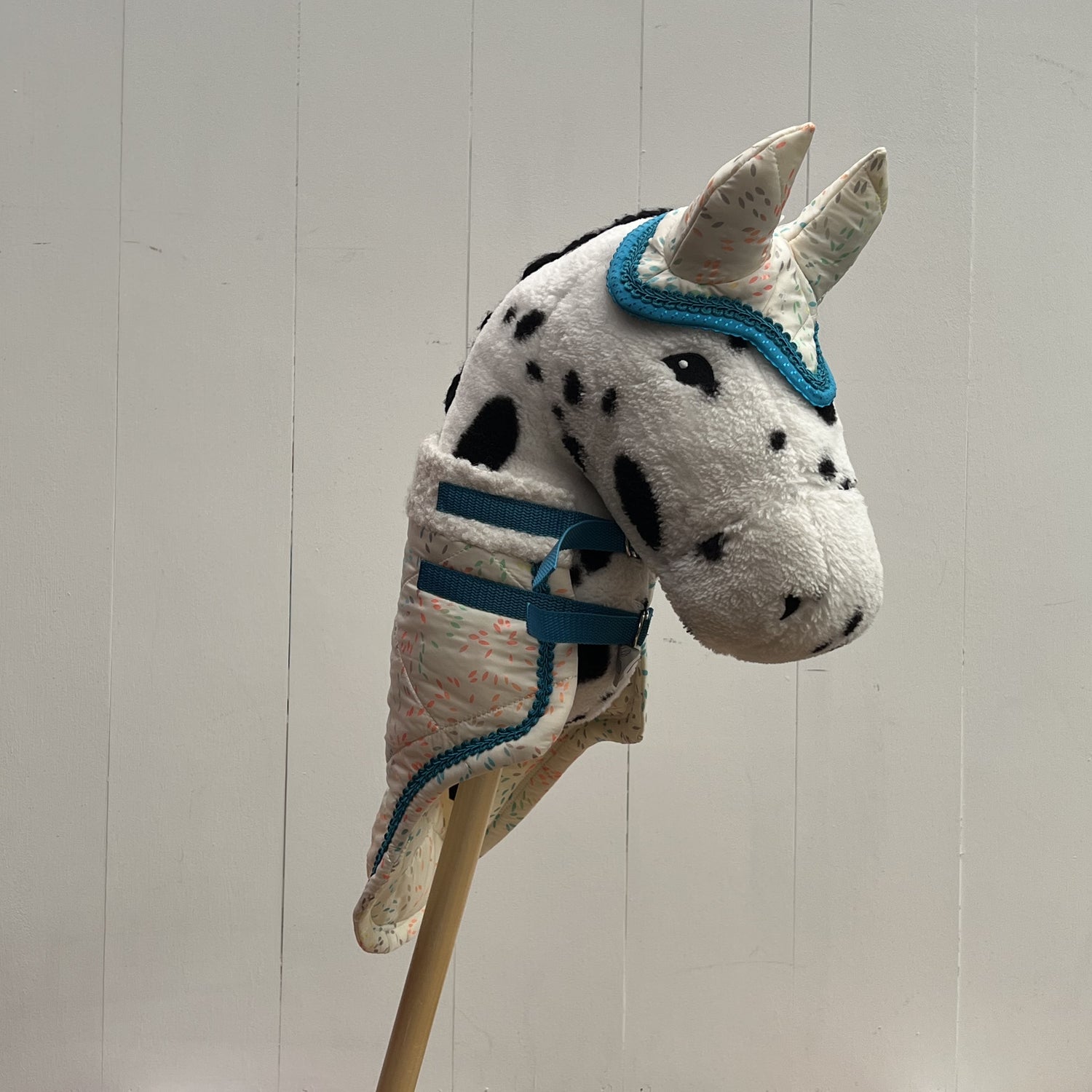 Dekentje kort By Astrup / Stip de pony crème met gekleurde figuurtjes