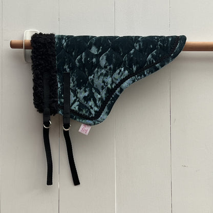 Dekentje kort By Astrup / Stip de pony groen fluweel met zwart bandje