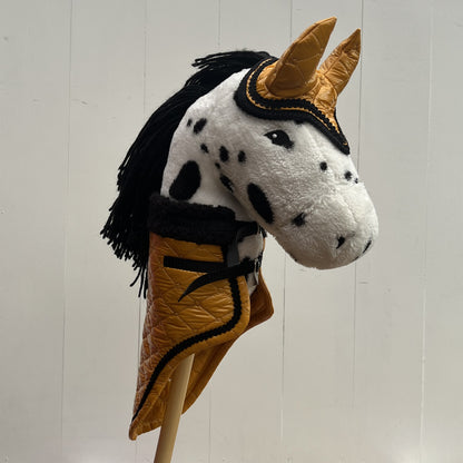 Dekentje kort By Astrup / Stip de pony geel glimmende stof met zwart bandje