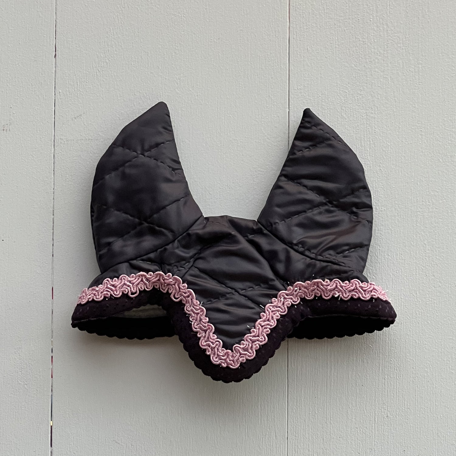 Dekentje kort  paars met roze glimmend bandje + oorntje