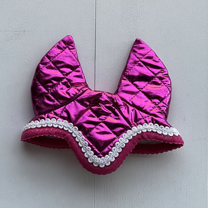 Oornetje roze glimmend met wit kant