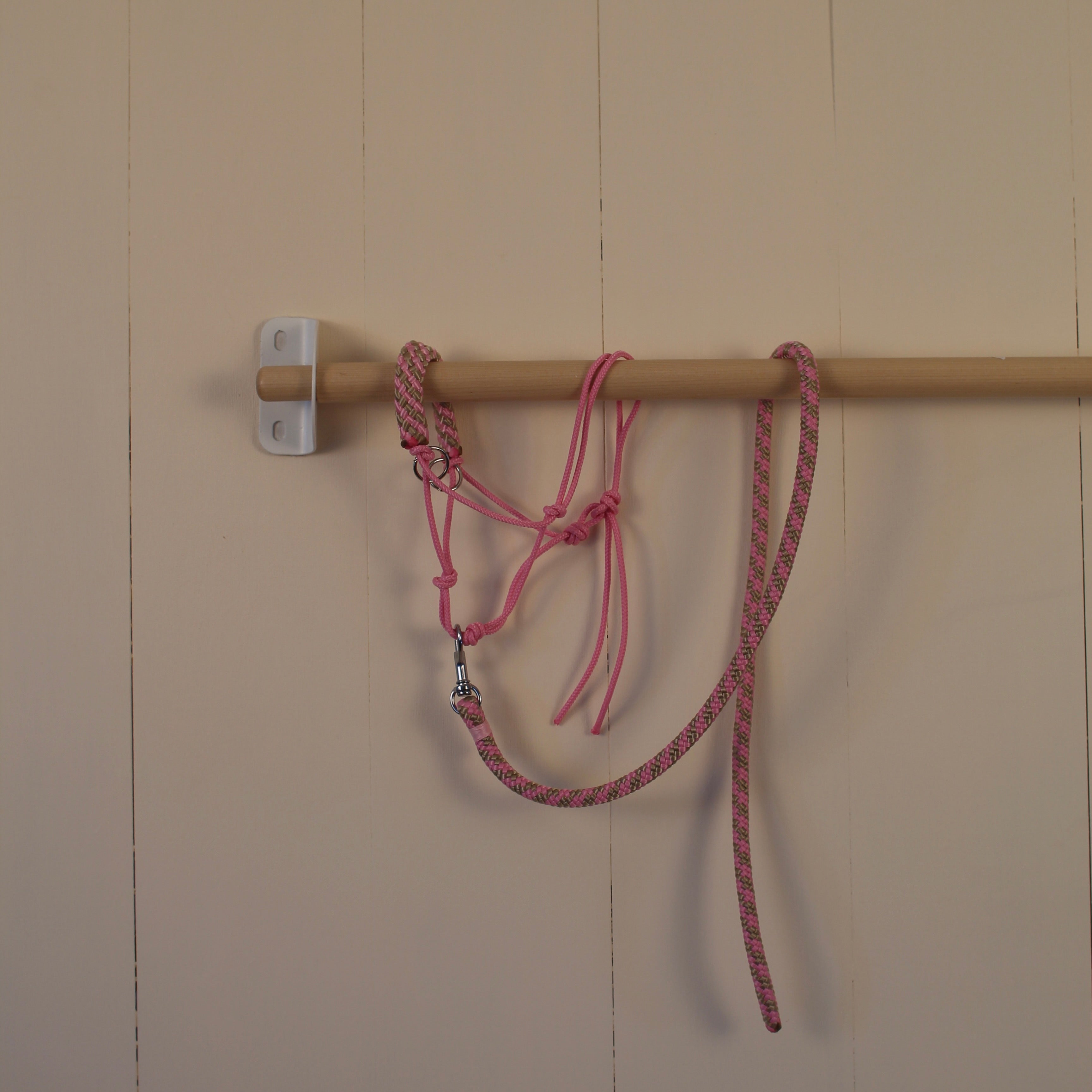 Halster met touw licht  roze / licht bruin gestreept