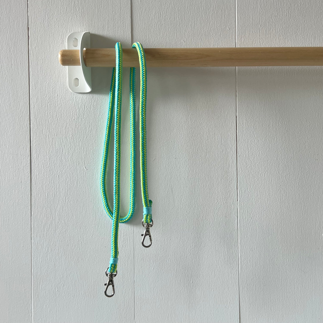 Teugels rond touw gestreept fel groen / licht blauw