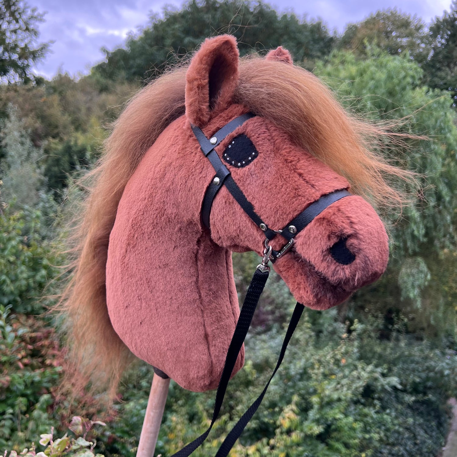 Hobbyhorse paard fluffy voskleurig