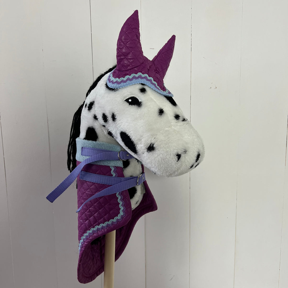 Dekentje kort By Astrup / Stip de pony paars met bandje in blauw en lila