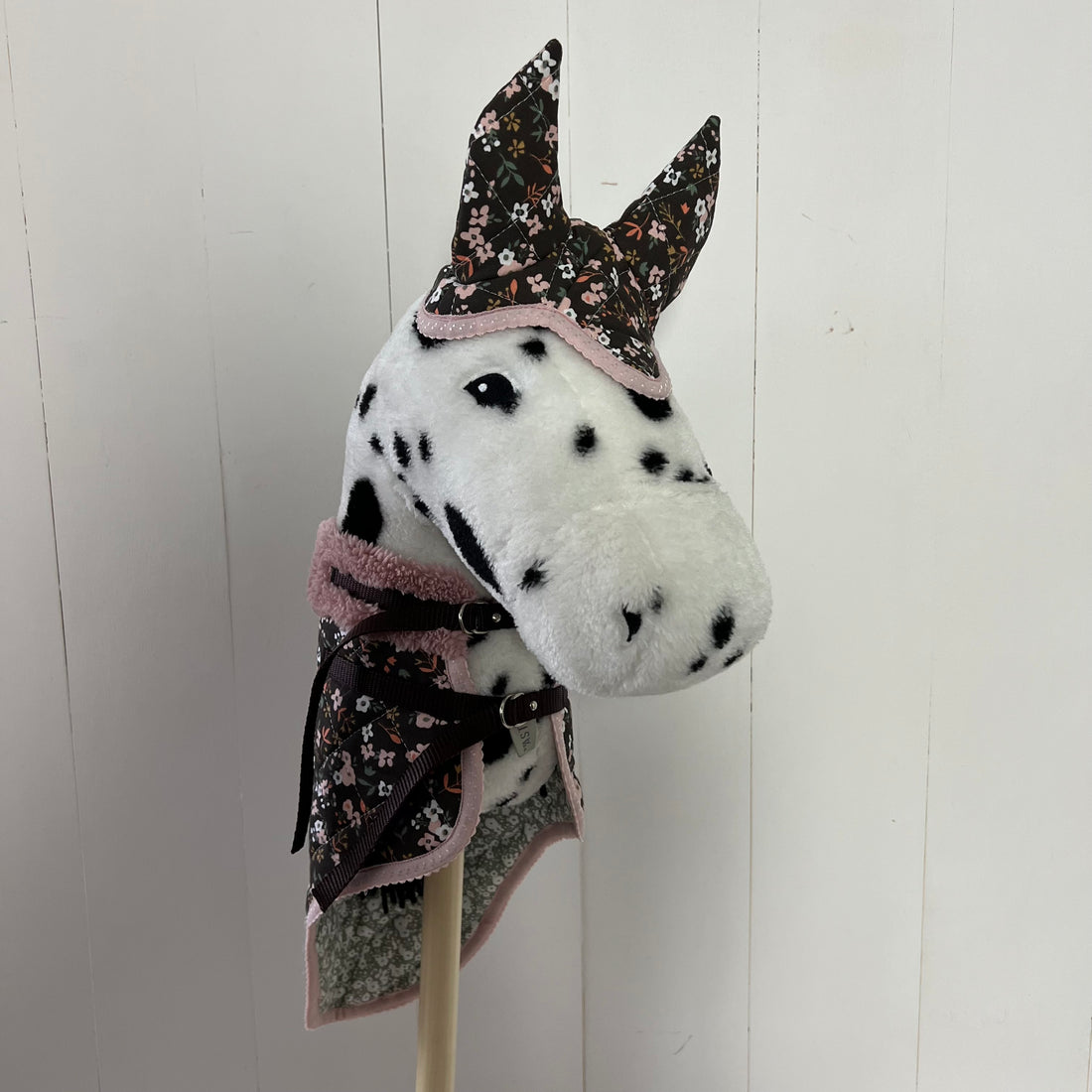 Dekentje kort By Astrup / Stip de pony bruin met kleine gekleurde bloemetjes