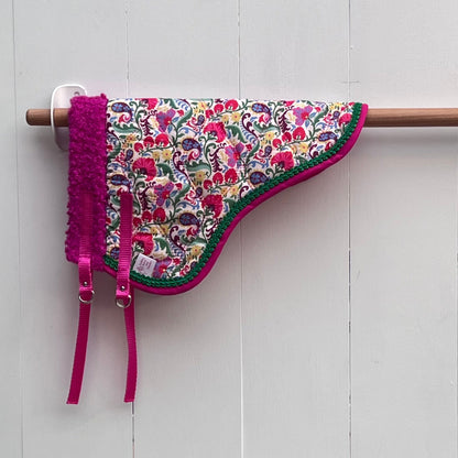 Dekentje kort By Astrup / Stip de pony gekleurd met bloemen patroon